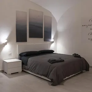 https://dietro-al-plebiscito-luxury-suite.hotels-amalfi.com