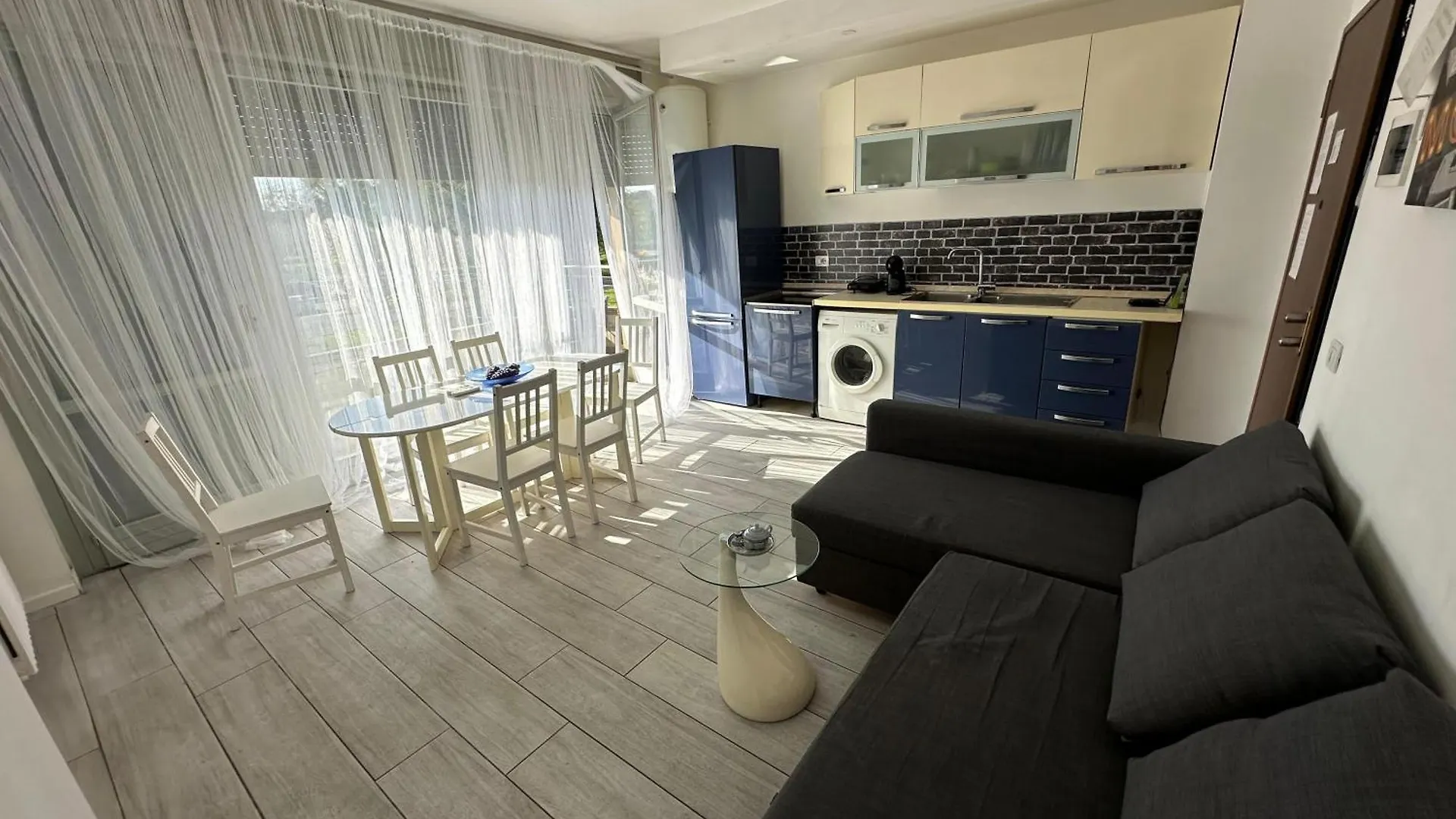 Sky Apartment Milano 0*,